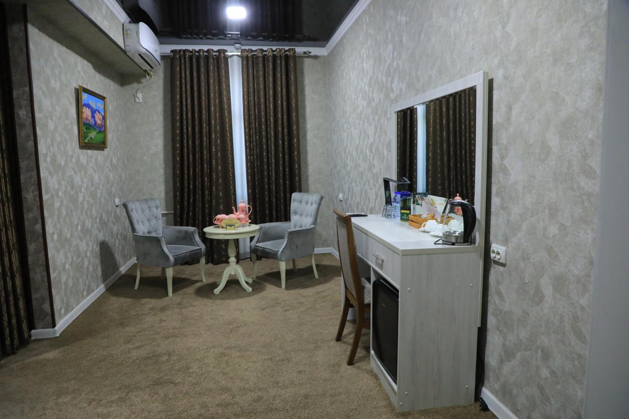 Hobiz Hotel Navoi Exteriér fotografie