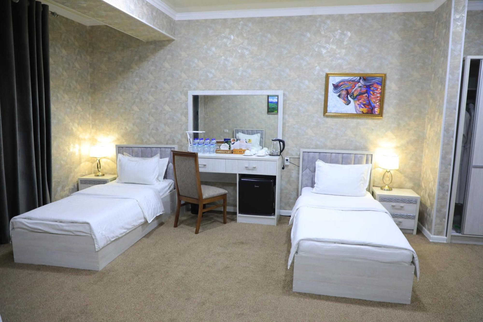 Hobiz Hotel Navoi Exteriér fotografie