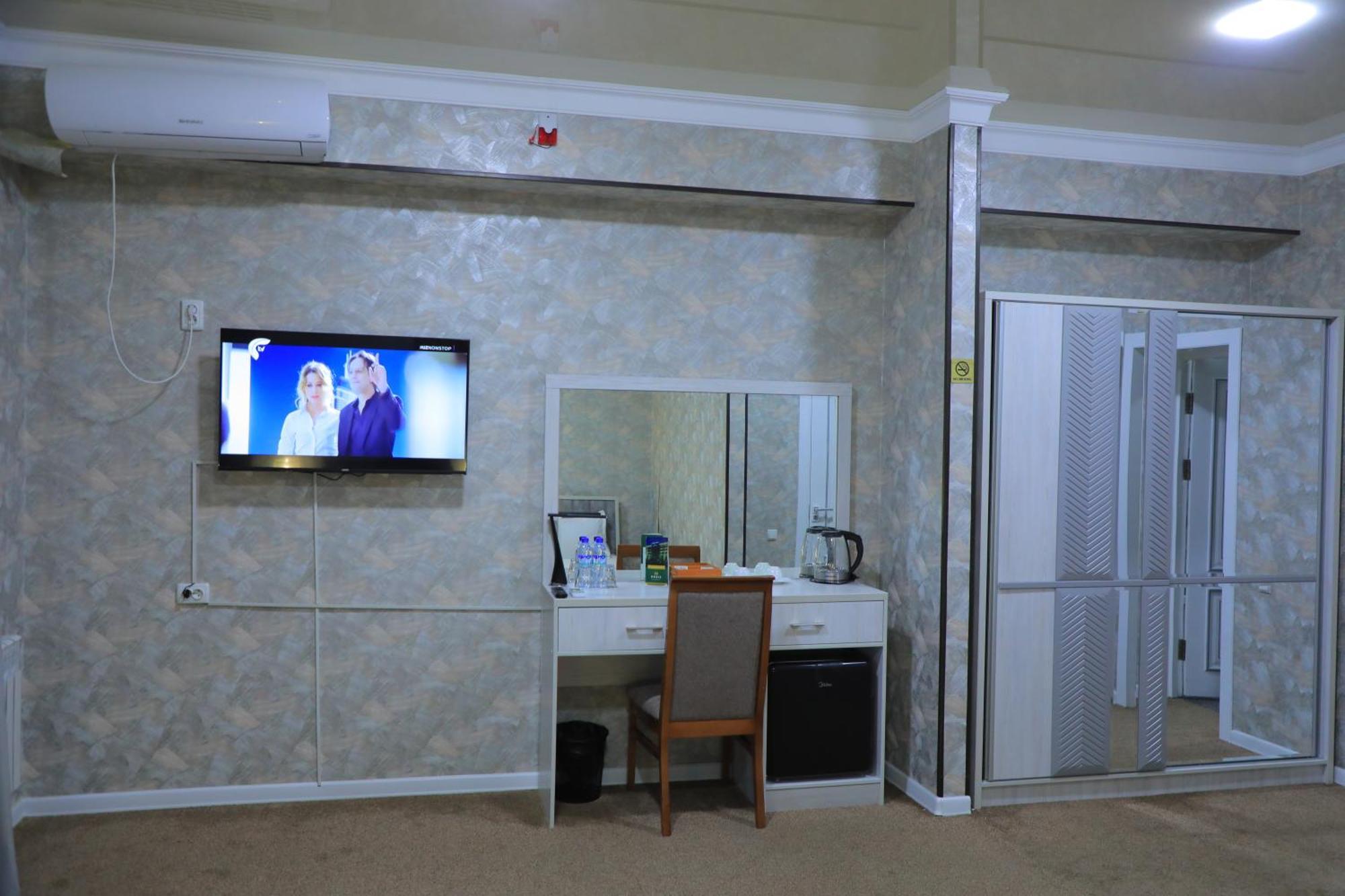 Hobiz Hotel Navoi Exteriér fotografie